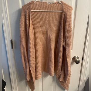 Long sleeve sweater with pockets
